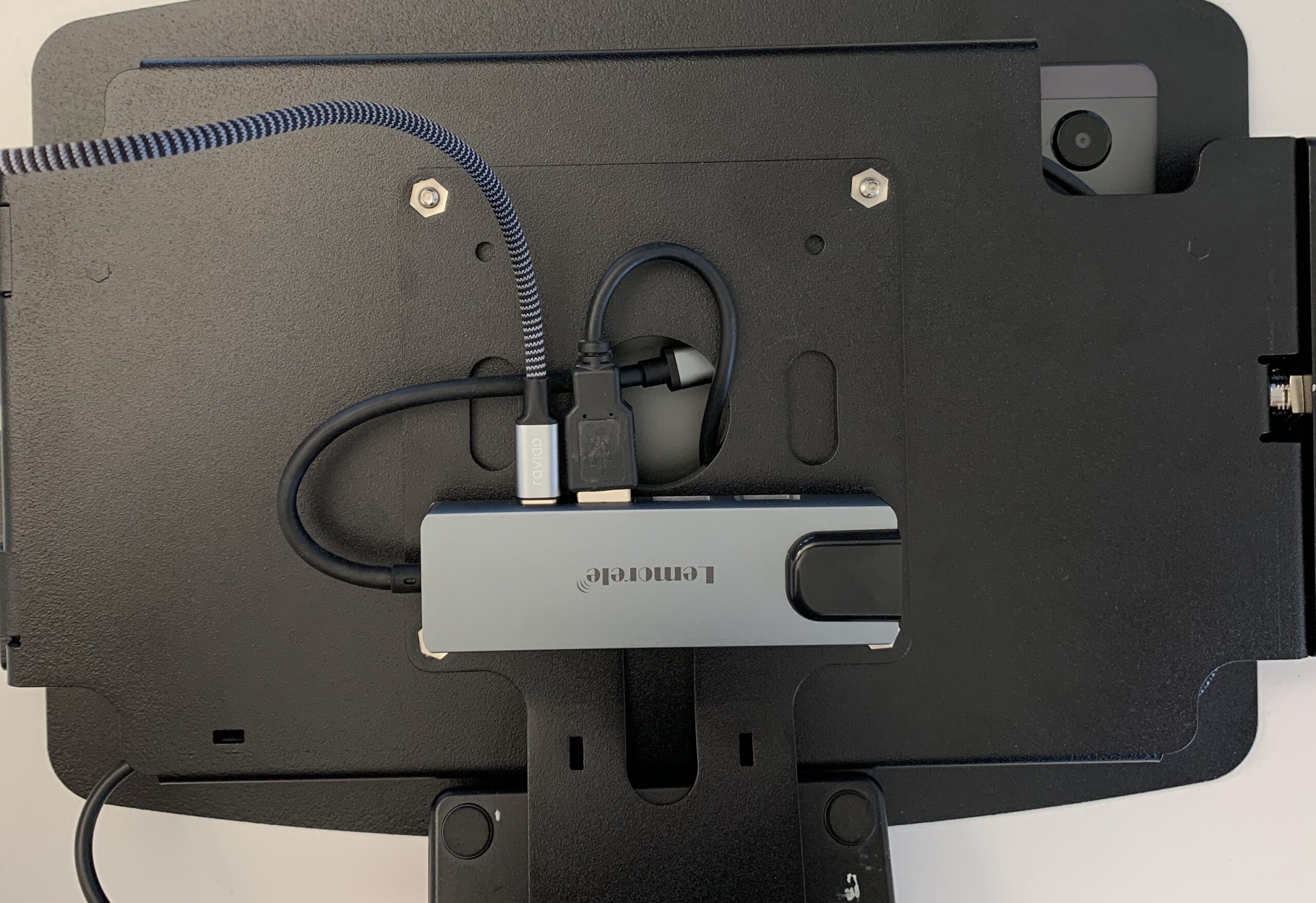 The fully wired terminal seen from the back