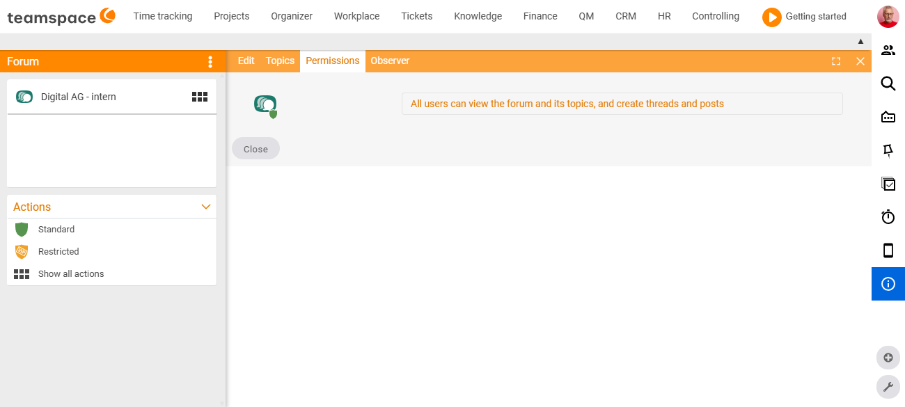 Permissions tab of the forum 'Digital AG - intern' in open Standard mode: notice 'All users can view the forum and its topics, as well as create topics and posts'; sidebar actions 'Standard' and 'Restricted'.