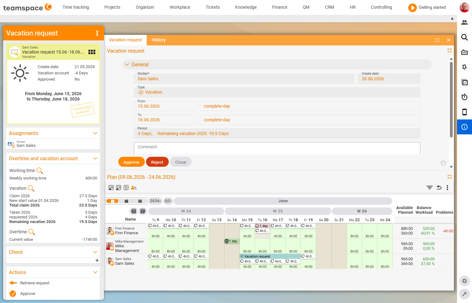 Leave request detail manager: General section with employee Viktor Vertrieb, type Leave, From 15/06/2026 Full day, To 18/06/2026 Full day, period 4 days, remaining leave 19.5 days, comment, buttons Approve and Reject