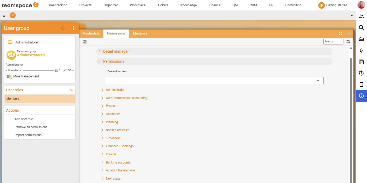 Permissions accordion of a user group with the Protection class field for assignment